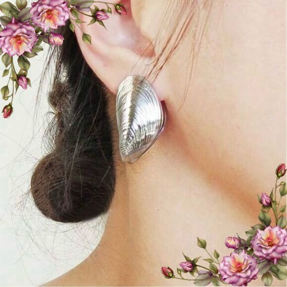 Shell Stud copper Earrings - Picture 1 of 15